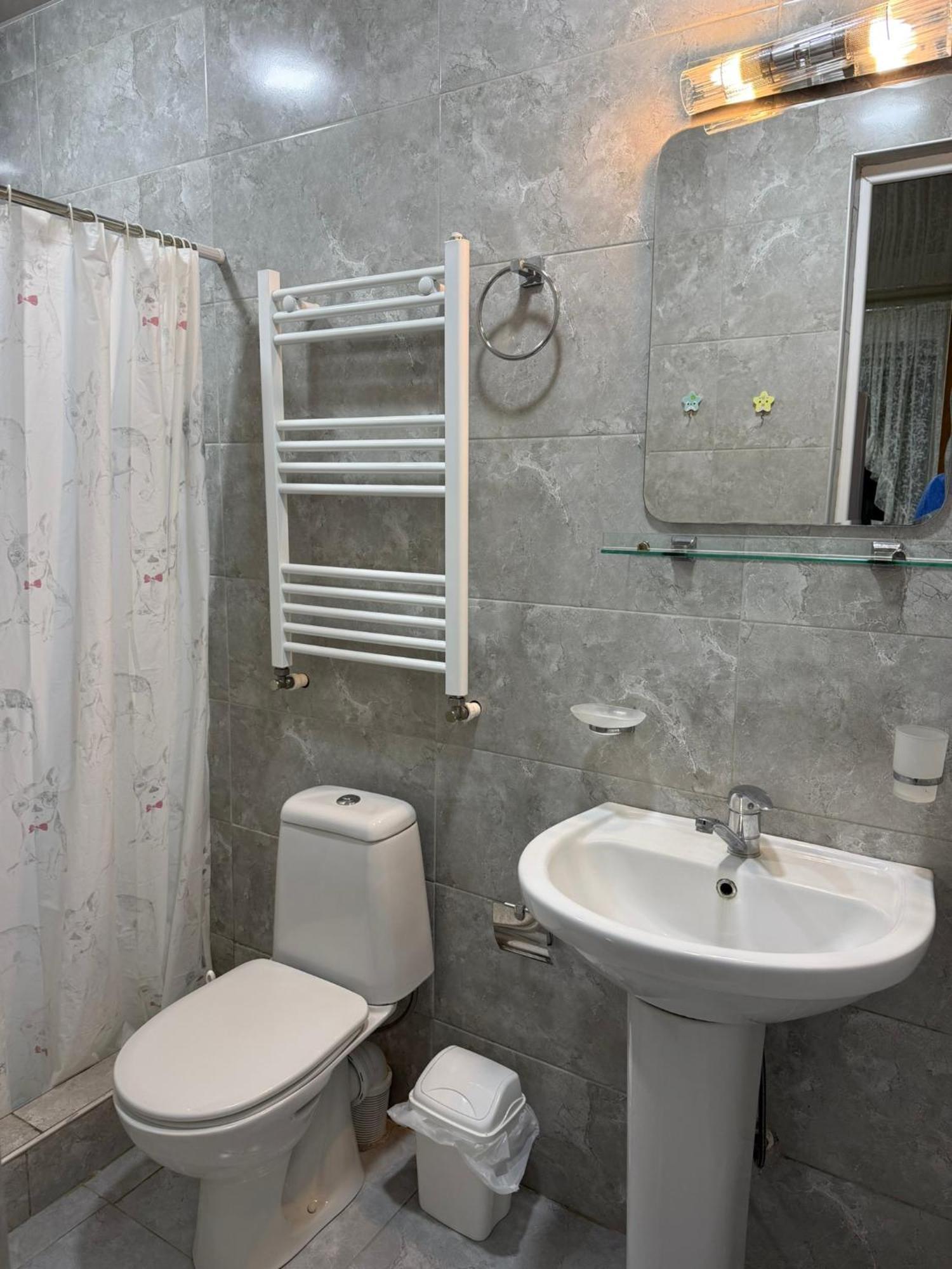 Guest House T&N Kutaisi Exterior foto