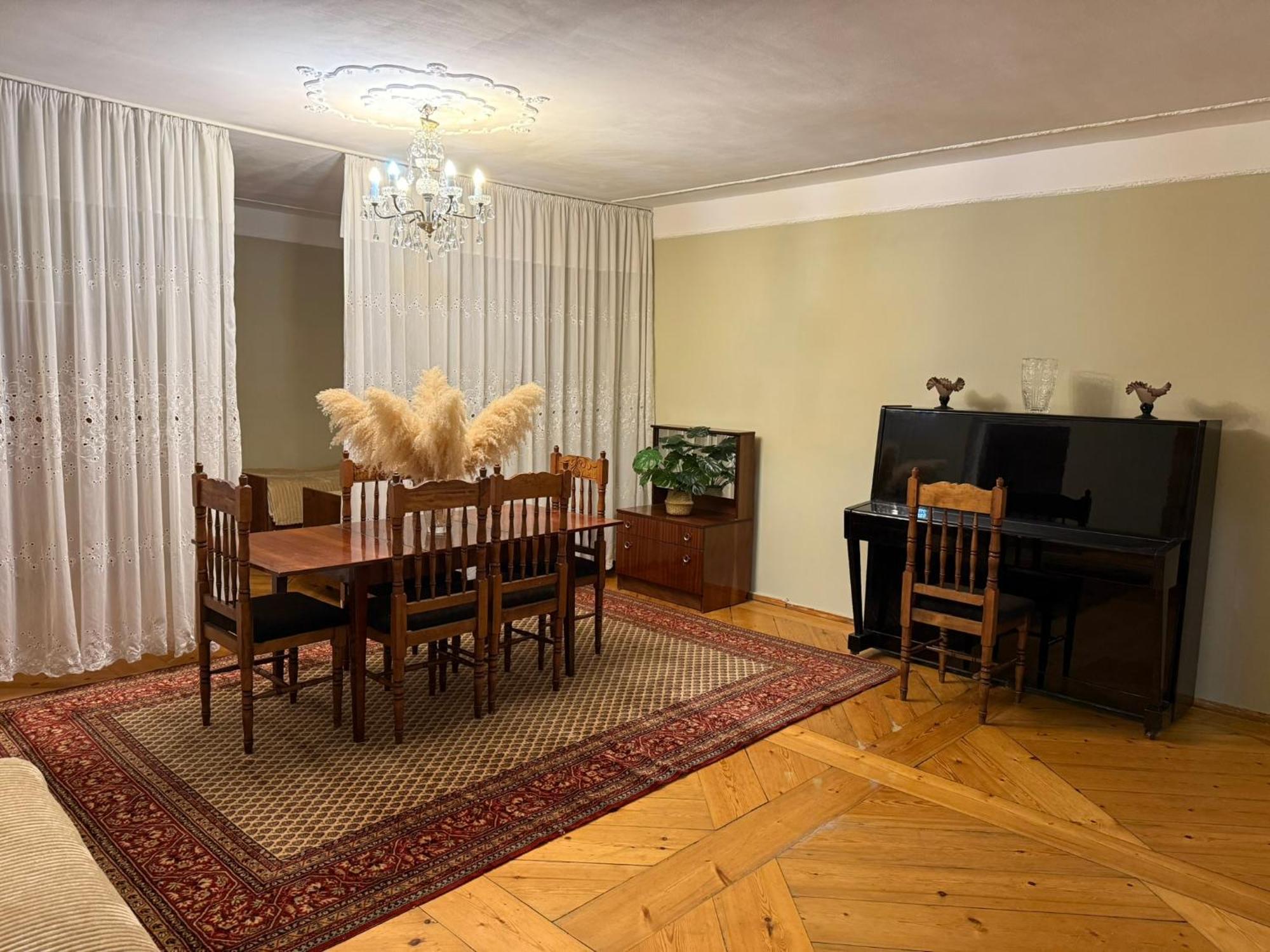 Guest House T&N Kutaisi Exterior foto