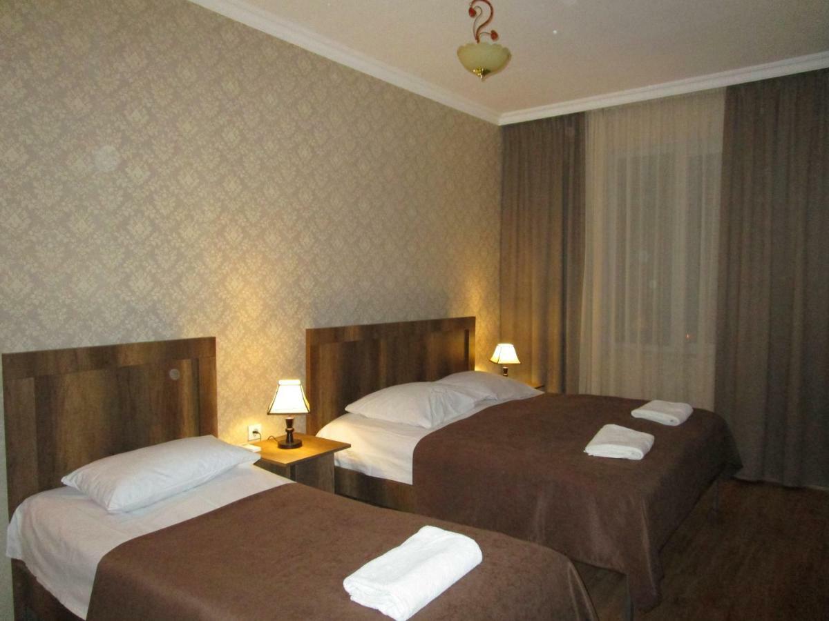 Guest House T&N Kutaisi Exterior foto