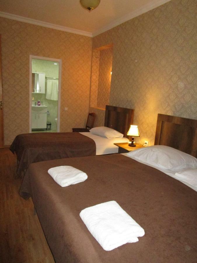 Guest House T&N Kutaisi Exterior foto