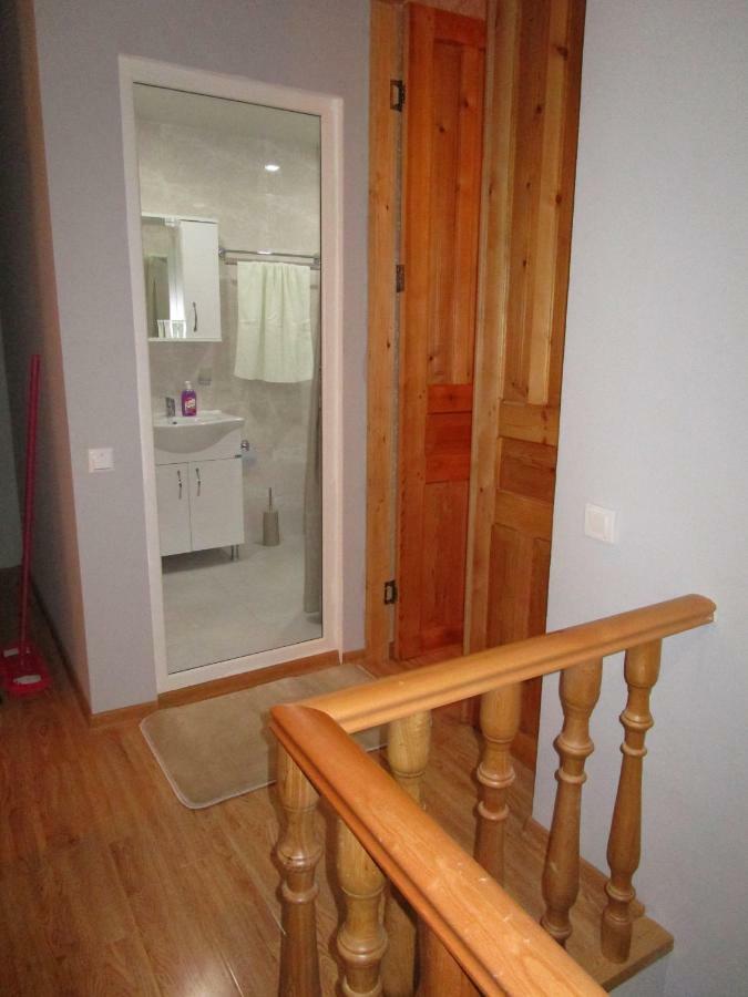 Guest House T&N Kutaisi Exterior foto